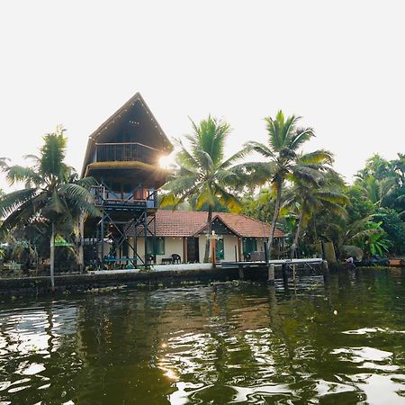 Tulsi Kayal Retreat Champakulam Exterior foto